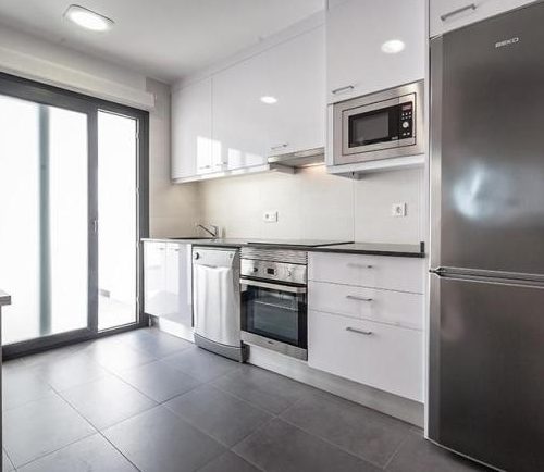 2 bedroom 2 bathroom Apartment